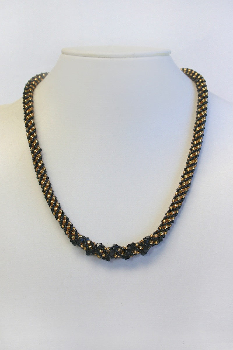 Corporate Elegance Necklace Pattern